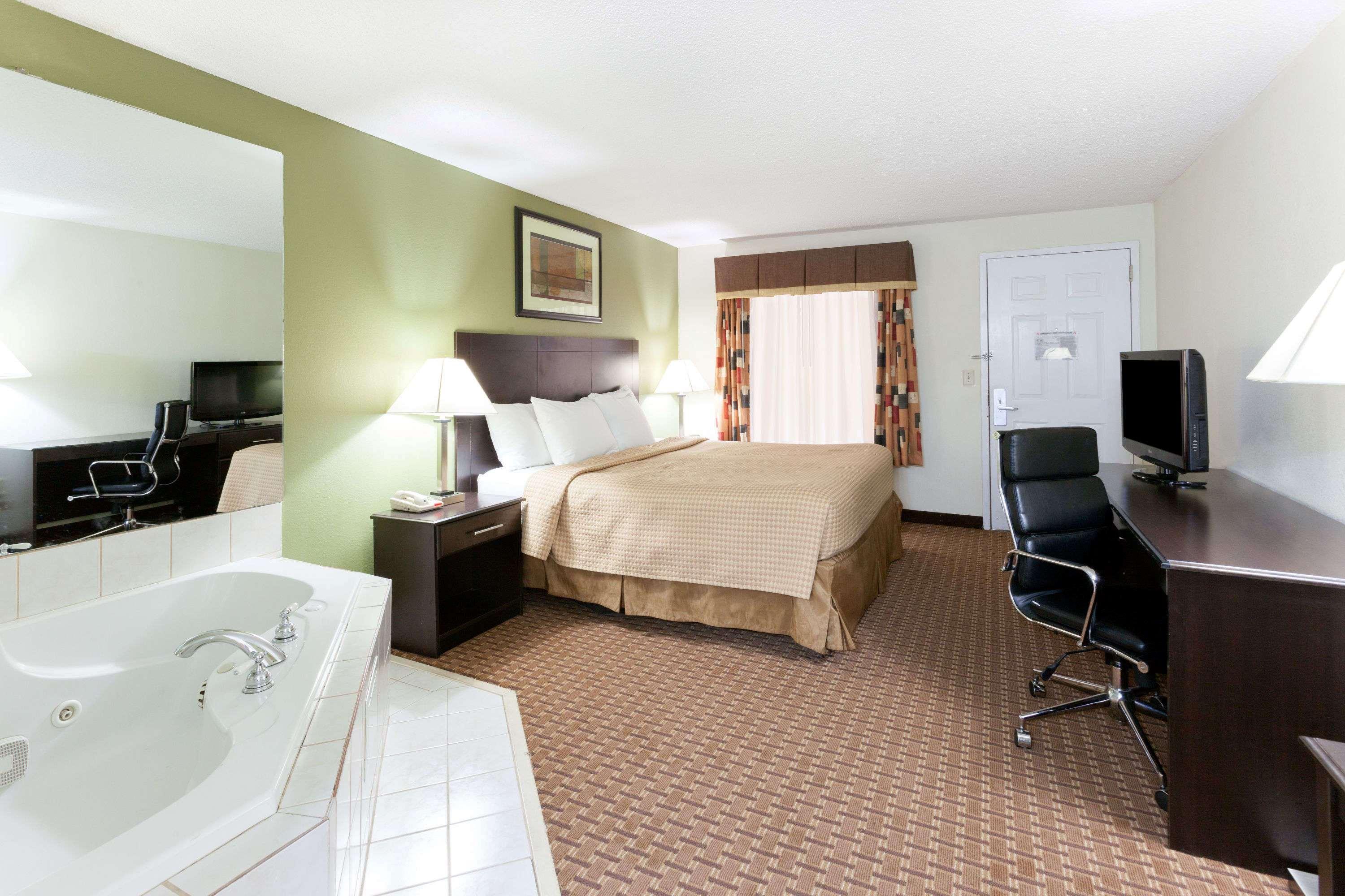 Hotel Super 8 By Wyndham Decatur/Dntn/Atlanta Area Exterior foto