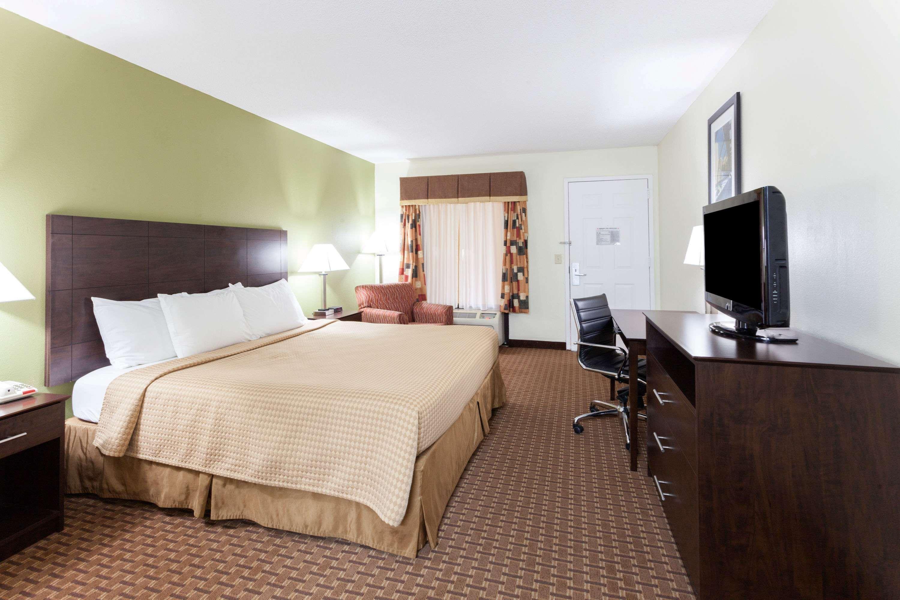 Hotel Super 8 By Wyndham Decatur/Dntn/Atlanta Area Exterior foto